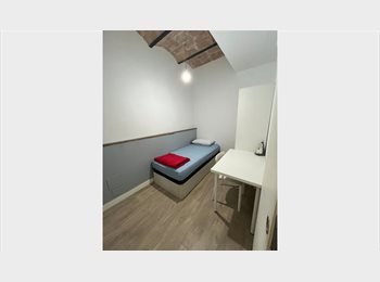 Roomgo ES - Habitación cómoda y luminosa en Barcelona., Ciutat Vella - 600 € por mes