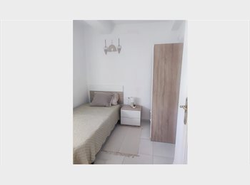 Roomgo ES - Habitación Individual disponibilidad solo el mes de Febrero, Valencia - 370 € por mes