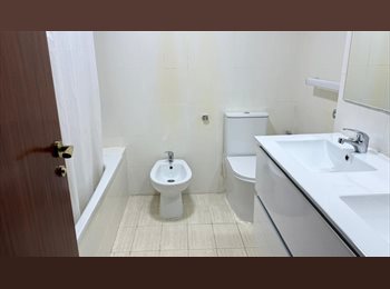 Roomgo ES - Piso a compartir, tres habitaciones, Valencia - 350 € por mes