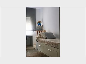 Roomgo ES - Habitación con baño privado, Mataró - 550 € por mes