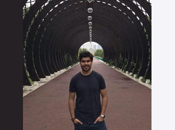 Roomgo ES - Emiliano - 33 - Barcelona