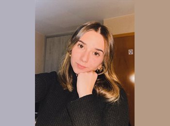 Roomgo ES - Nuria - 22 - Barcelona