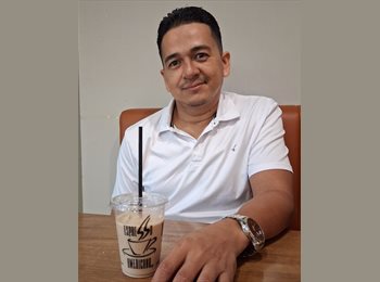 Roomgo ES - Edward  - 40 - El Prat