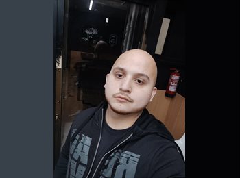 Roomgo ES - Alejandro - 24 - Badalona