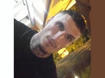 Roomgo ES - Francisco - 23 - Granada