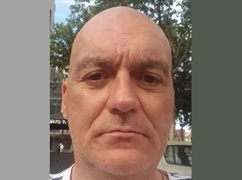 Roomgo ES - robert - 62 - Badalona