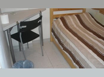 Roomgo HK - CAUSEWAY BAY  Shared Room $4000, Wan Chai - HKD4,000 pcm