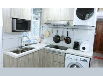 Roomgo HK - Newly Renovated and Furnished Room in Female Household near Olympic & Mongkok MTRs, Tai Kok Tsui - HKD7,200 pcm