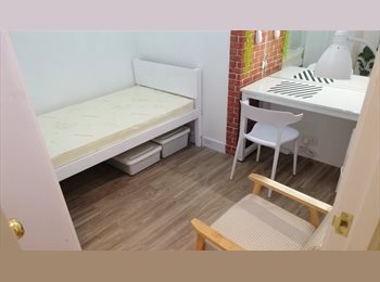 Roomgo HK - Brand new refurb apartment for female tenant, Mong Kok - HKD5,300 pcm