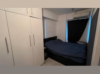 Roomgo HK - Newly renovated apt, 1min to Sheung Wan MTR, Sheung Wan - HKD8,500 pcm