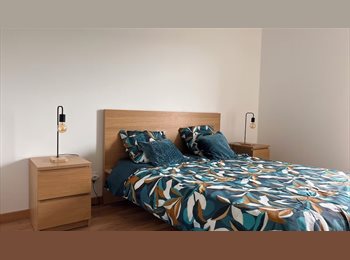 Roomgo IE - Bright and Cozy Furnished Room in Whitehall, Dublin 9, Dublin - €500 pcm