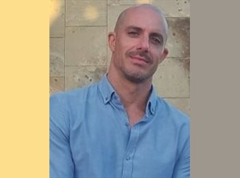 Roomgo IE - Néstor - 45 - Galway