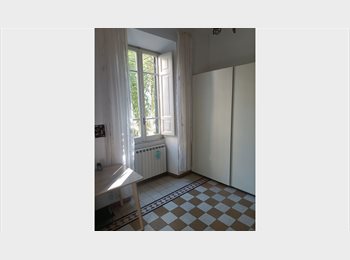 Roomgo IT - In villino d'epoca stanza per amanti animali! , S.Giovanni - Appia Nuova - 500 € al mese