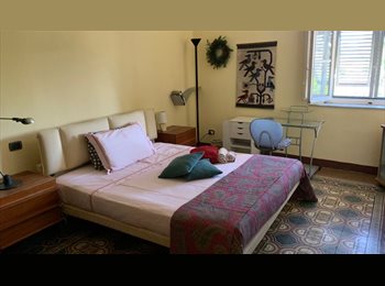 Roomgo IT - CAMERA MATRIMONIALE IN APPARTAMENTO CENTRO STORICO, Lucca - 600 € al mese