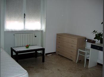 Roomgo IT - Camera Singola zona MM1 Gorla, Sesto San Giovanni - 500 € al mese