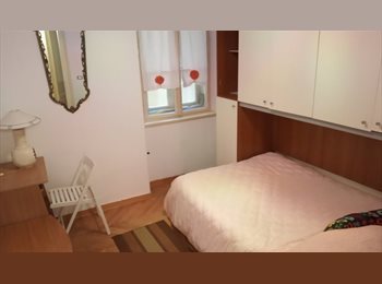Roomgo IT - MATRIMONIALE ATREZZATISSIMA-POSTO PER BICI! PIAZZA OBERDAN!, Trieste - 390 € al mese