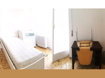 Roomgo IT - Stanza 2, Marconi-Ostiense - 500 € al mese