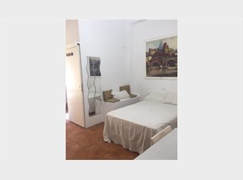 Roomgo IT - Camera con bagno privato a Monti a due passi dalla metro cavour, Roma Centro - 750 € al mese