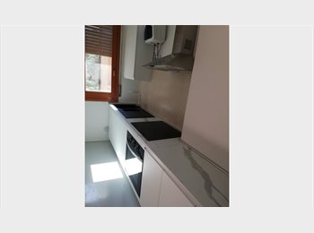 Roomgo IT - MATRIMONIALE AD USO SINGOLA IN APPARTAMENTO APPENA RISTRUTTURATO, Casalecchio di Reno - 510 € al mese