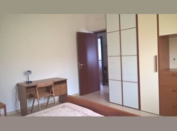 Roomgo IT - Camera matrimoniale uso singolo, Canegrate - 475 € al mese