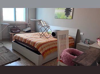 Roomgo IT - Camera matrimoniale ad uso singolo, Mantova - 400 € al mese