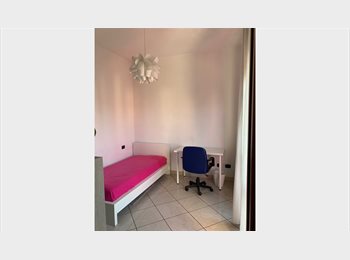 Roomgo IT - Privato affitta stanza in luminoso quadrilocale  a Crescenzago M2, Vimodrone - 540 € al mese