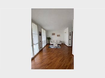 Roomgo IT - Bellissimo trilocale zona servita cerco studenti /sse referenziate, Trezzano sul Naviglio - 1.500 € al mese