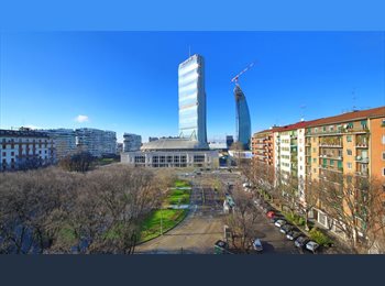 Roomgo IT - Stanza ampia e comoda in piena CIty Life, Sempione - S. Siro - Fiera - 630 € al mese