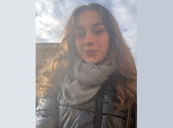 Roomgo IT - Emily - 20 - Travacò Siccomario