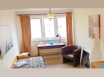 Appartager LU - LUXEMBOURG Studio avec bain ensuite  dans colocation, Luxembourg - 950 € / Mois