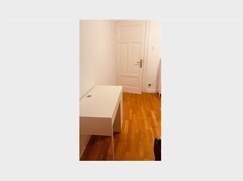 Appartager LU - Chambre confortable dans maison saine, Esch-sur-Alzette - 820 € / Mois