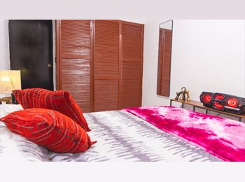 Roomgo MX - Cuarto con oficina y baño propio, Zapopan - MX$6,500 por mes