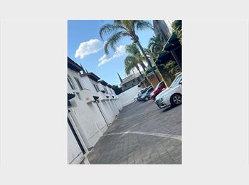 Roomgo MX -  Habitación Amueblada en Coto Privado – Ideal para Estudiante Universitario, Zapopan - MX$6,000 por mes