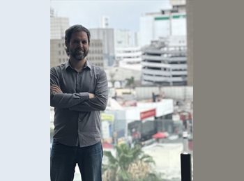 Roomgo MX - Roberto - 42 - Monterrey