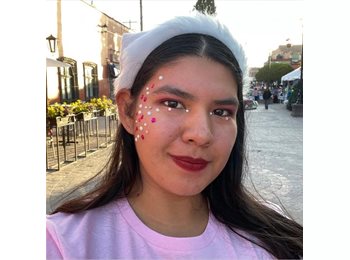Roomgo MX - Andrea - 22 - Guadalajara
