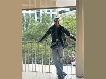 Roomgo MX - Emiliano  - 24 - Puebla