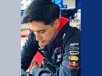 Roomgo MX - Juan Manuel Manilla Sanchez - 24 - Querétaro