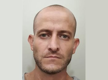 Roomgo MX - Carlos  - 42 - Querétaro