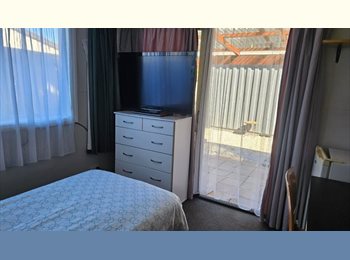 Roomgo NZ - Single rooms to rent ,out door, close to the beach., Nelson - $280 pw