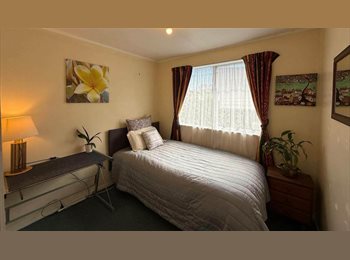 Roomgo NZ - Two lovely furnished single rooms *MASSEY*, Auckland - $215 pw