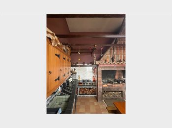 Roomgo PT - Quartos Zen em Moradia Moderna com Jardim, Mini-Ginásio e Estacionamento – Funchal, Madeira - 600 € Por mês