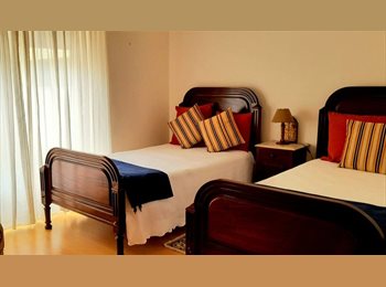 Roomgo PT - Quarto Individual ou Duplo para Arrendar – Casa dos Limões, Portugal - 650 € Por mês