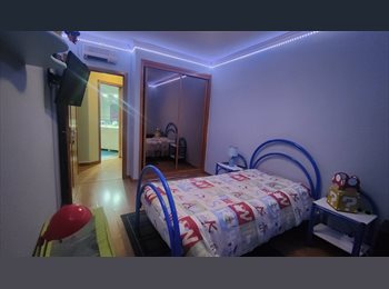 Roomgo PT - Quarto na Ramada, Lisboa - 480 € Por mês