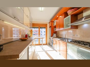 Roomgo PT - QUARTO EM ODIVELAS, Lisboa - 550 € Por mês