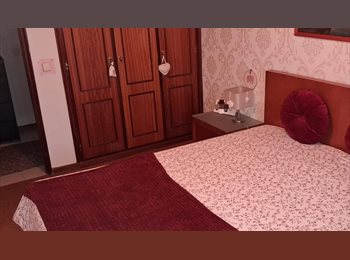 Roomgo PT - Quarto, Aldoar, Porto - 450 € Por mês