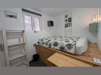 Roomgo PT - Internal room, short-term, Lisboa - 400 € Por mês