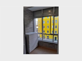 Roomgo PT - QUARTO LUIMAR - METRO QUINTA DAS CONCHAS, Lisboa - 500 € Por mês