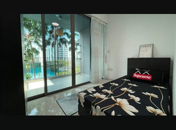 Roomgo SG - Superior Common Bedroom with Private Balcony, Yishun - $1,200 pm