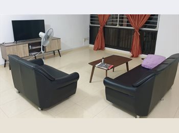 Roomgo SG - Common Room for rent ideal for working couple, Punggol - $1,150 pm