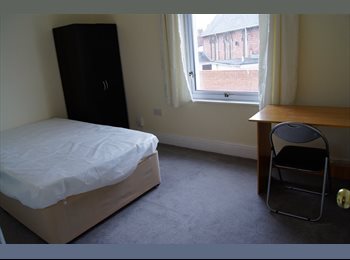 Roomgo UK - Doubleroom available £60 per week Bow street middlesbrough, Middlesbrough - £260 pcm